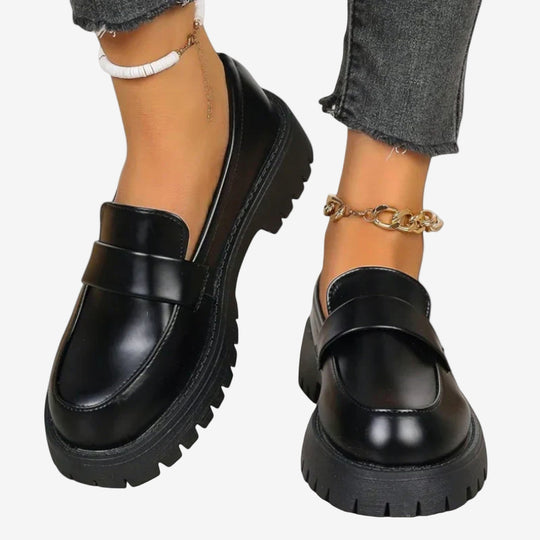 Eloria | Refined Shape Flats