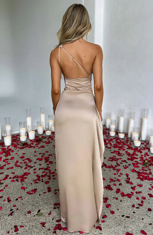 Seravelle | Contour Flow Maxi Dress